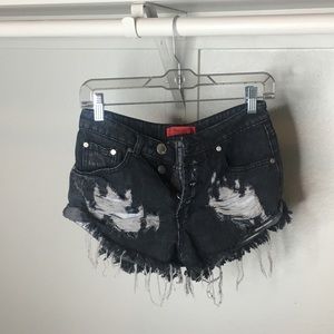 SIGNATURE8 chic distressed shorts